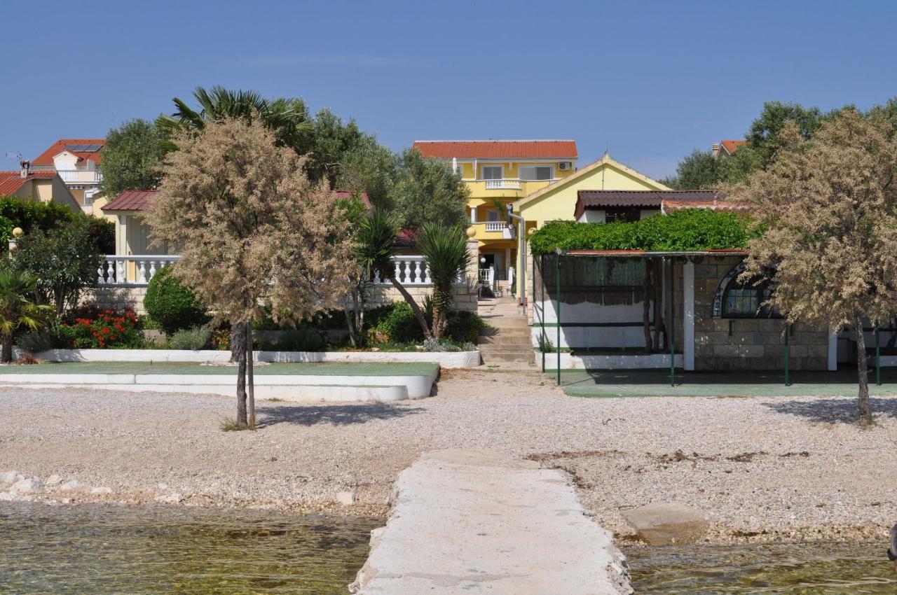 Apartments Dandelion Biograd Na Moru Esterno foto