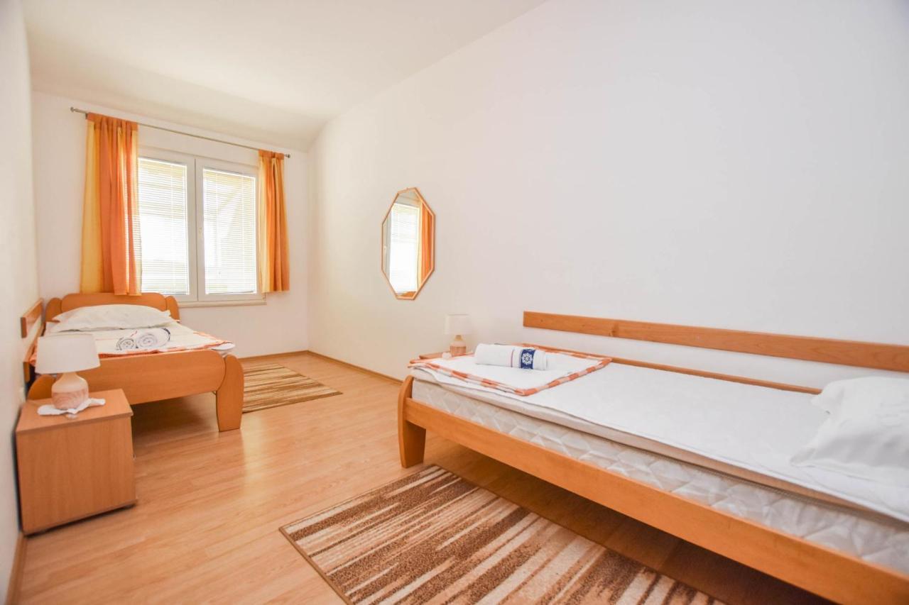 Apartments Dandelion Biograd Na Moru Esterno foto