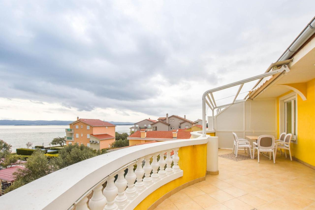 Apartments Dandelion Biograd Na Moru Esterno foto
