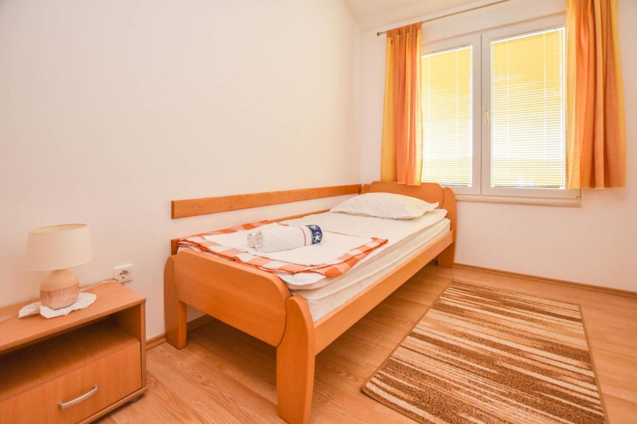 Apartments Dandelion Biograd Na Moru Esterno foto