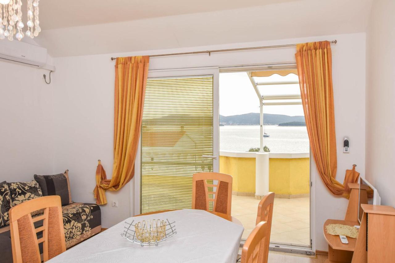 Apartments Dandelion Biograd Na Moru Esterno foto