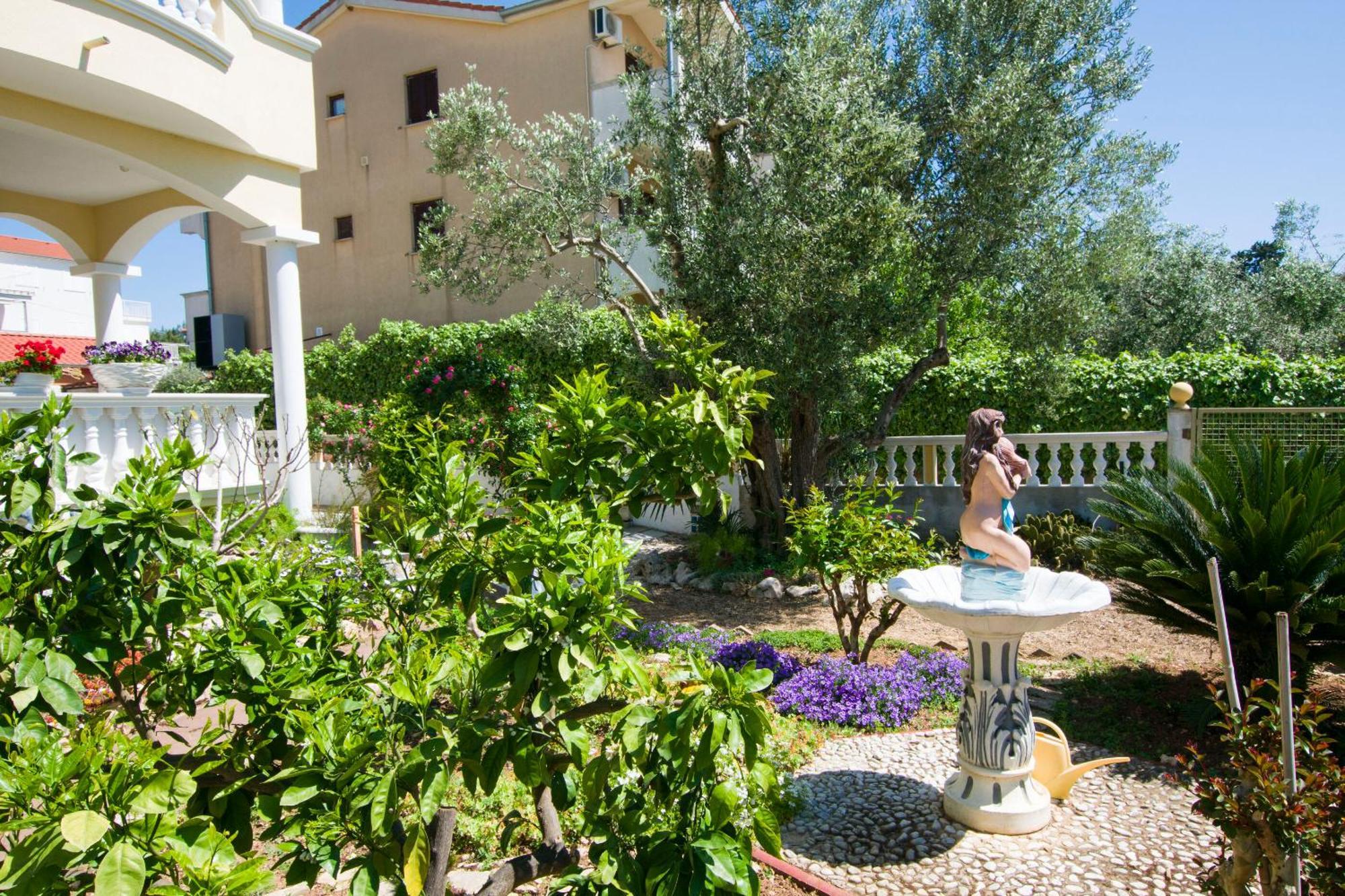 Apartments Dandelion Biograd Na Moru Esterno foto
